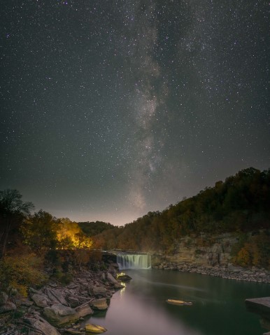 Image of Milky Way Over Cumberland Falls by Zun Yi Lim from Lexington